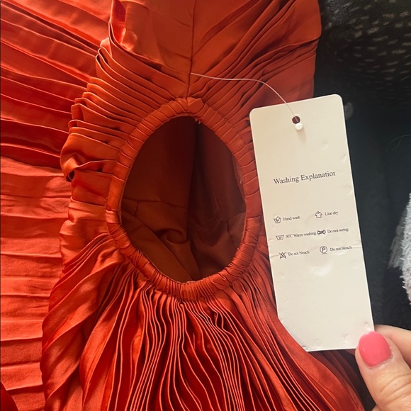 Elegant One-Shoulder Pleated Dress NWT - Picture 10 of 10